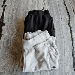SET of 2️⃣ Womens Sweatpants ~ Size Small